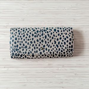universal thread | wallet